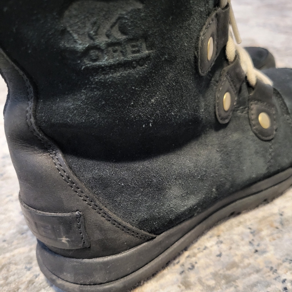 Sorel Black and Gray Fur-Lined Winter Boots - Picture 4 of 6